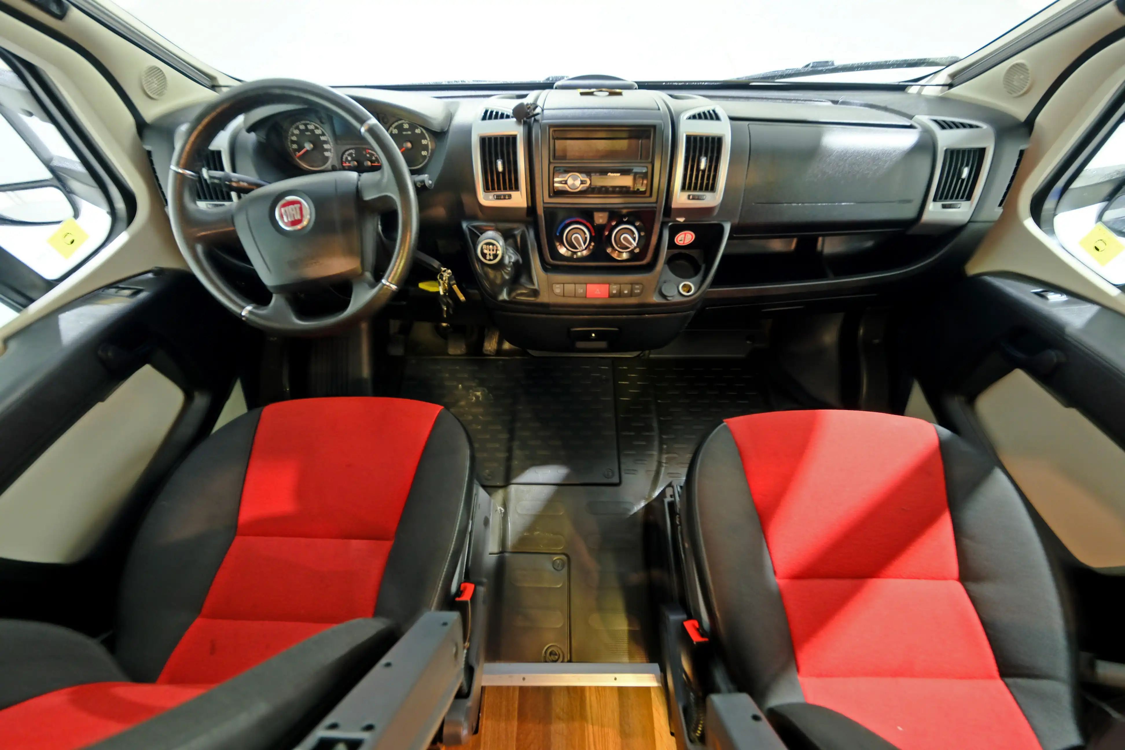 KNAUS SKY Traveller 500 D - Ansicht 5